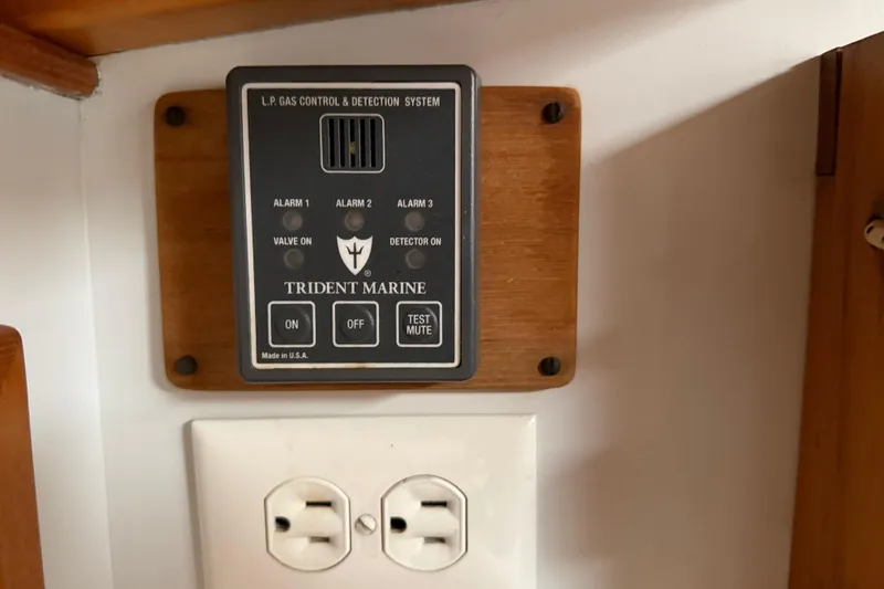 Slide: The Image of Trident Marine gas control system on 1993 Brooklin Boat Yard Marshall 48 yacht. - 52