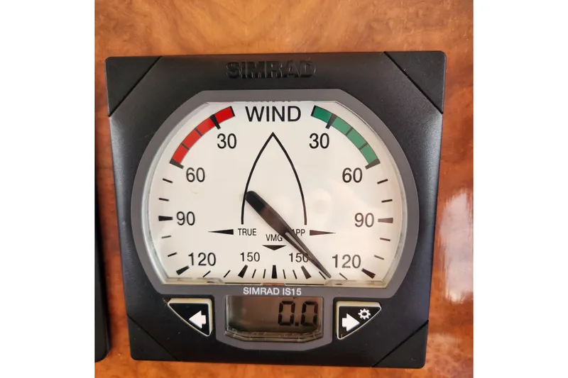 Slide: The Image of Wind gauge on 2001 Ocean Alexander Classico yacht, displaying wind speed and direction. - 98