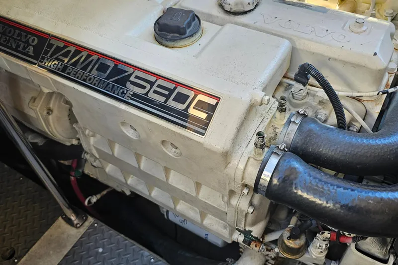 Slide: The Image of Volvo Penta TAMD75EDC engine in 2005 Regal Commodore 4260 boat, high-performance marine engine. - 37