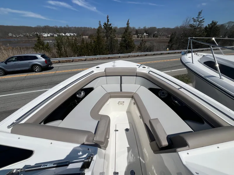 Slide: The Image of Boston Whaler 330 Vantage 2026 - 33