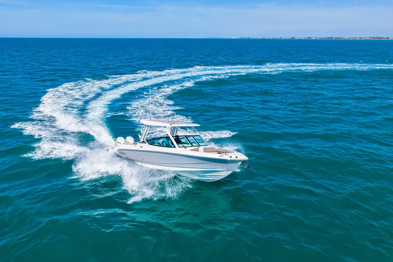 Slide: The Image of Boston Whaler 280 Vantage 2026 - 21