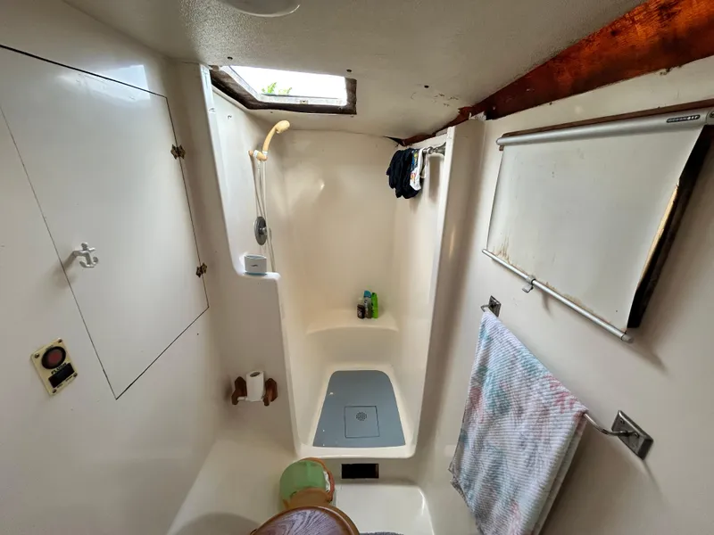 Slide: The Image of Endeavour Victory 2004 - 64