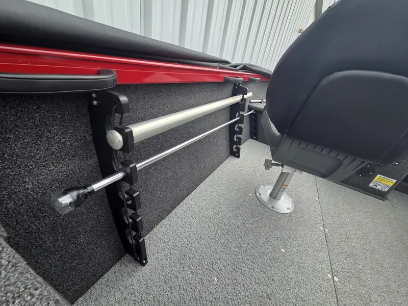 Slide: The Image of Crestliner 1650 Hawk 2026 - 13