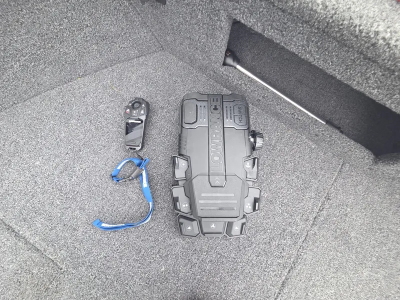 Slide: The Image of Crestliner 1650 Hawk 2026 - 22