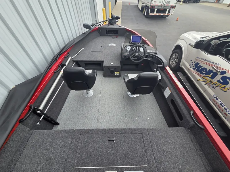 Slide: The Image of Crestliner 1650 Hawk 2026 - 8