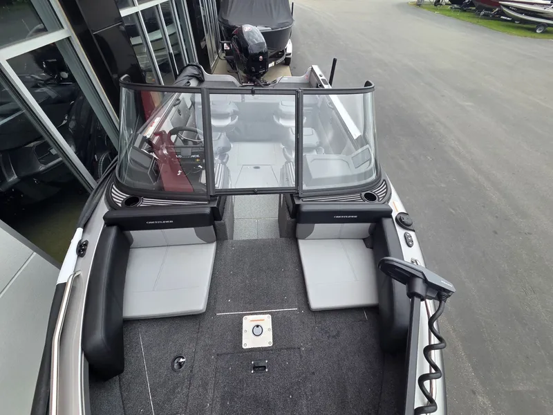 Slide: The Image of Crestliner 1850 Sportfish 2026 - 14