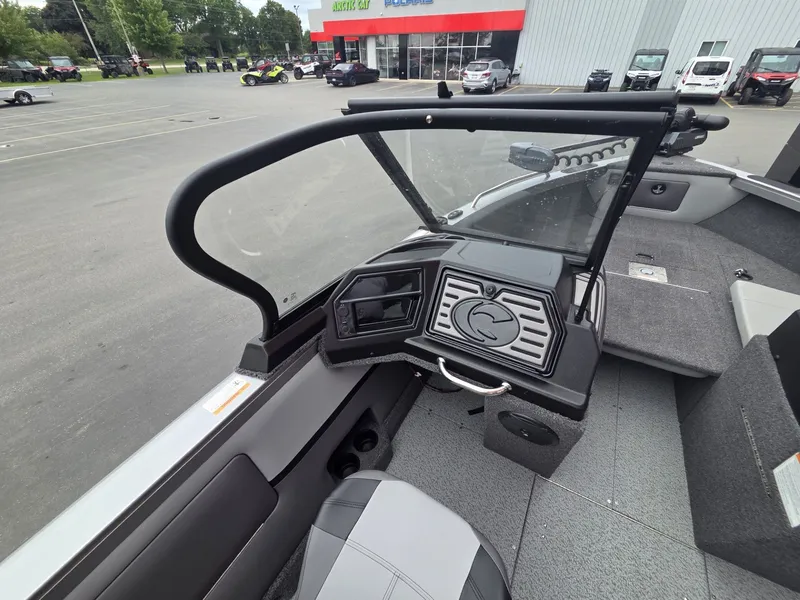 Slide: The Image of Crestliner 1850 Sportfish 2026 - 20