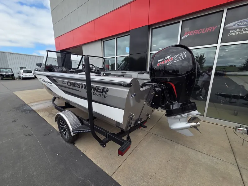 Slide: The Image of Crestliner 1850 Sportfish 2026 - 3