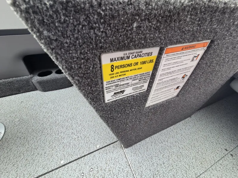 Slide: The Image of Crestliner 1850 Sportfish 2026 - 31