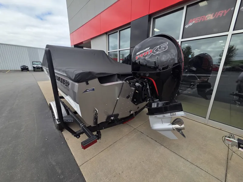 Slide: The Image of Crestliner 1850 Sportfish 2026 - 7