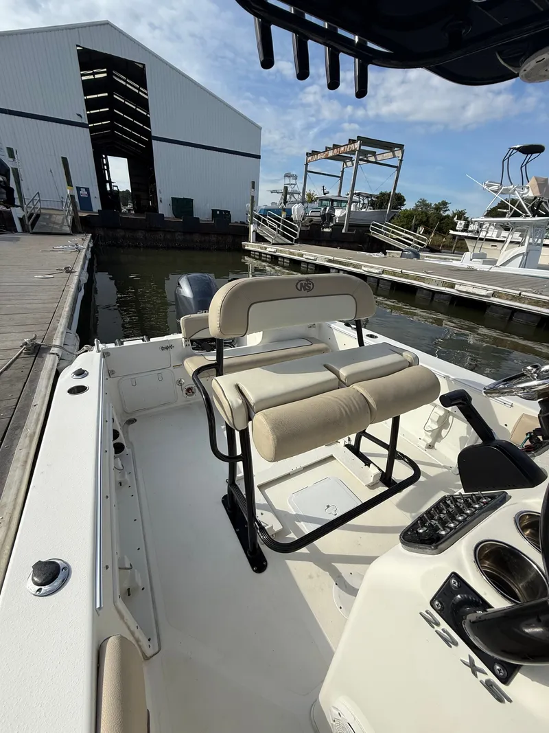 Slide: The Image of NauticStar 22 XS Offshore 2019 - 13