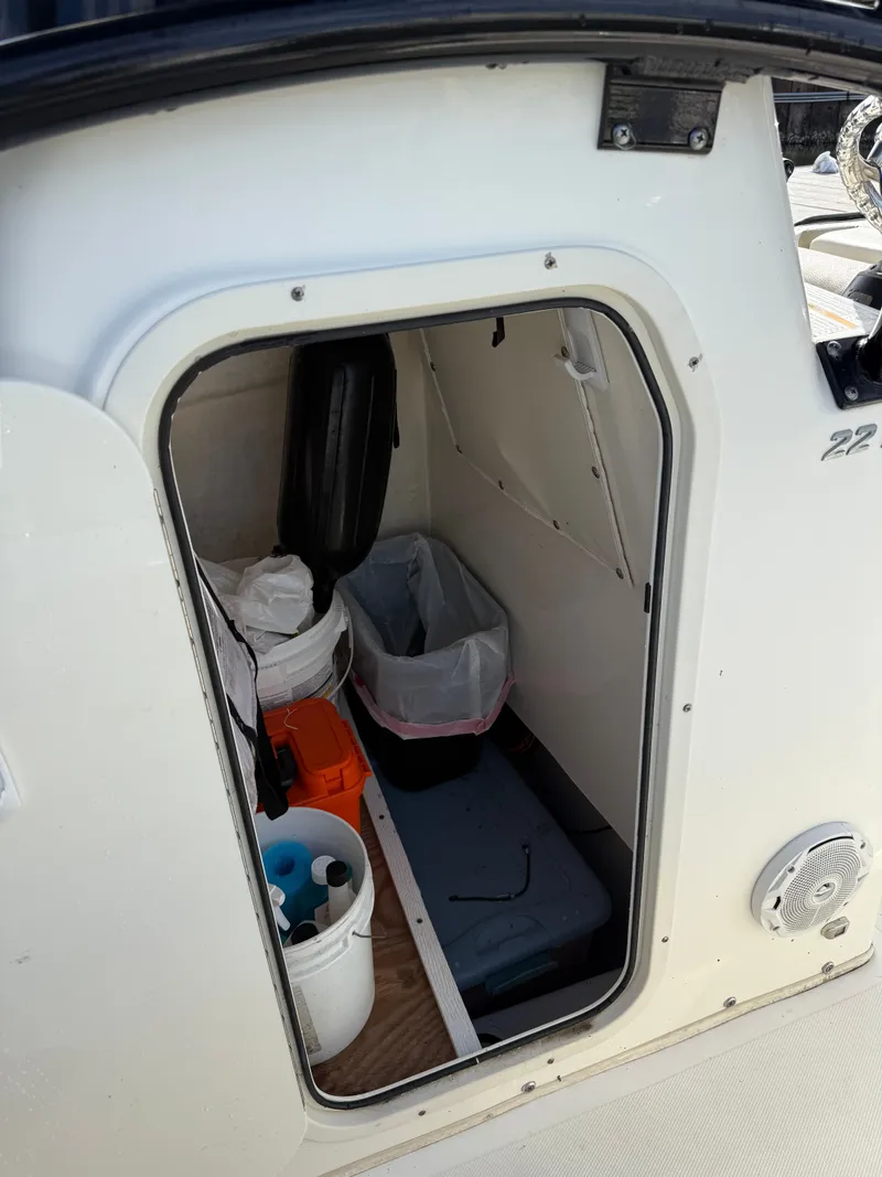 Slide: The Image of NauticStar 22 XS Offshore 2019 - 19