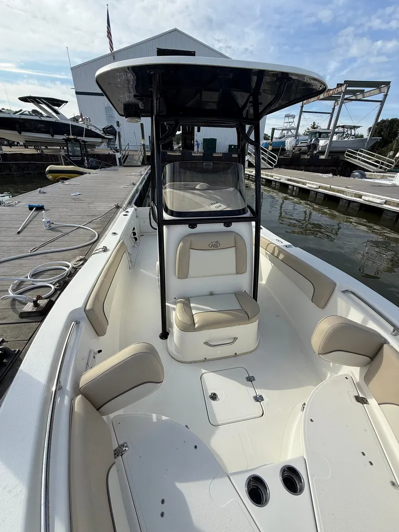 Slide: The Image of NauticStar 22 XS Offshore 2019 - 7