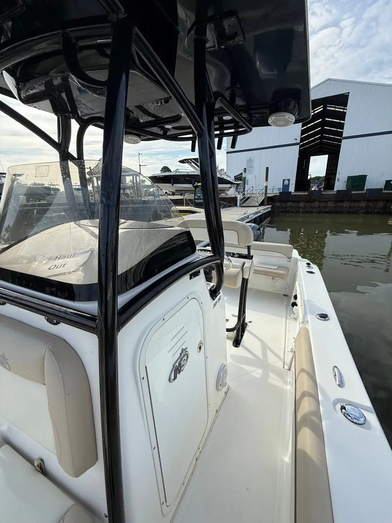 Slide: The Image of NauticStar 22 XS Offshore 2019 - 8