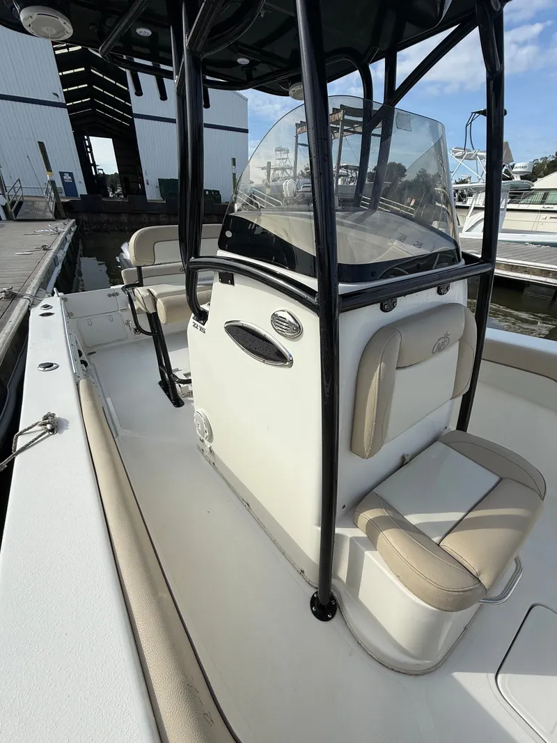 Slide: The Image of NauticStar 22 XS Offshore 2019 - 9