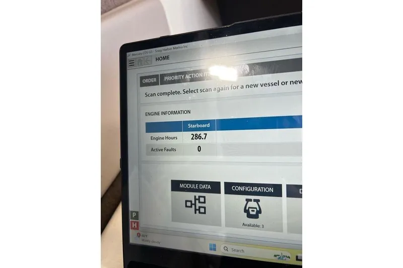 Slide: The Image of Tablet displaying engine diagnostics for 2013 Stingray 195RX, showing 286.7 engine hours, no active faults. - 23