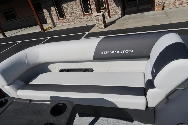 Slide: The Image of 2026 Bennington S Swingback 22 SSB SPS boat seating, featuring sleek design and comfortable upholstery. - 9