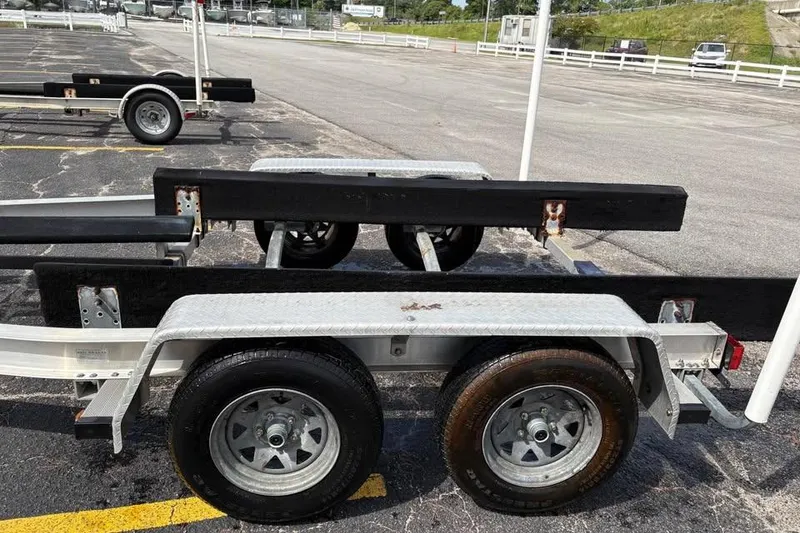 Slide: The Image of Boat trailer for 2007 Seahunt VICTORY 225 in parking lot. - 6