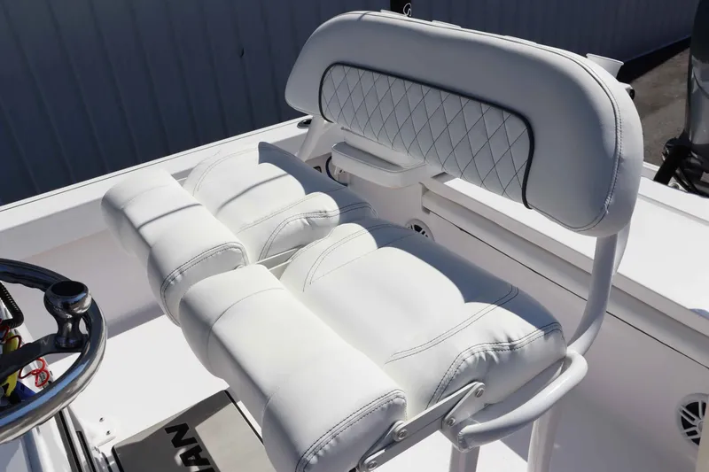 Slide: The Image of Sportsman Masters 227 Bay Boat 2024 - 22