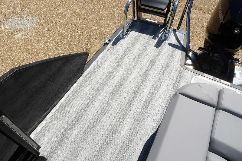 Slide: The Image of 2026 Bennington M Swingback 24 MSB boat deck with seating and ladder. - 46