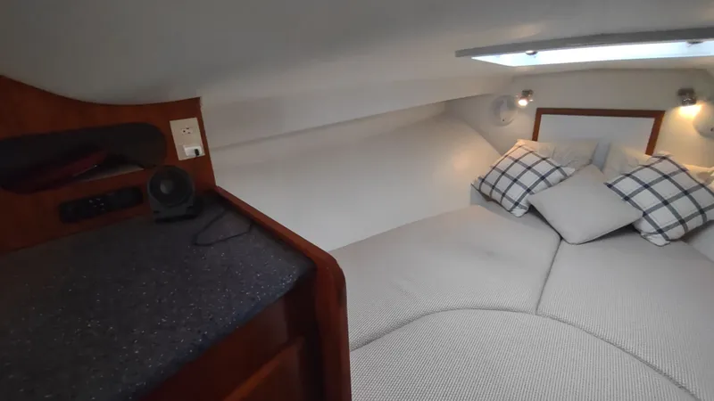 Slide: The Image of Blackfin 33 2000 - 30