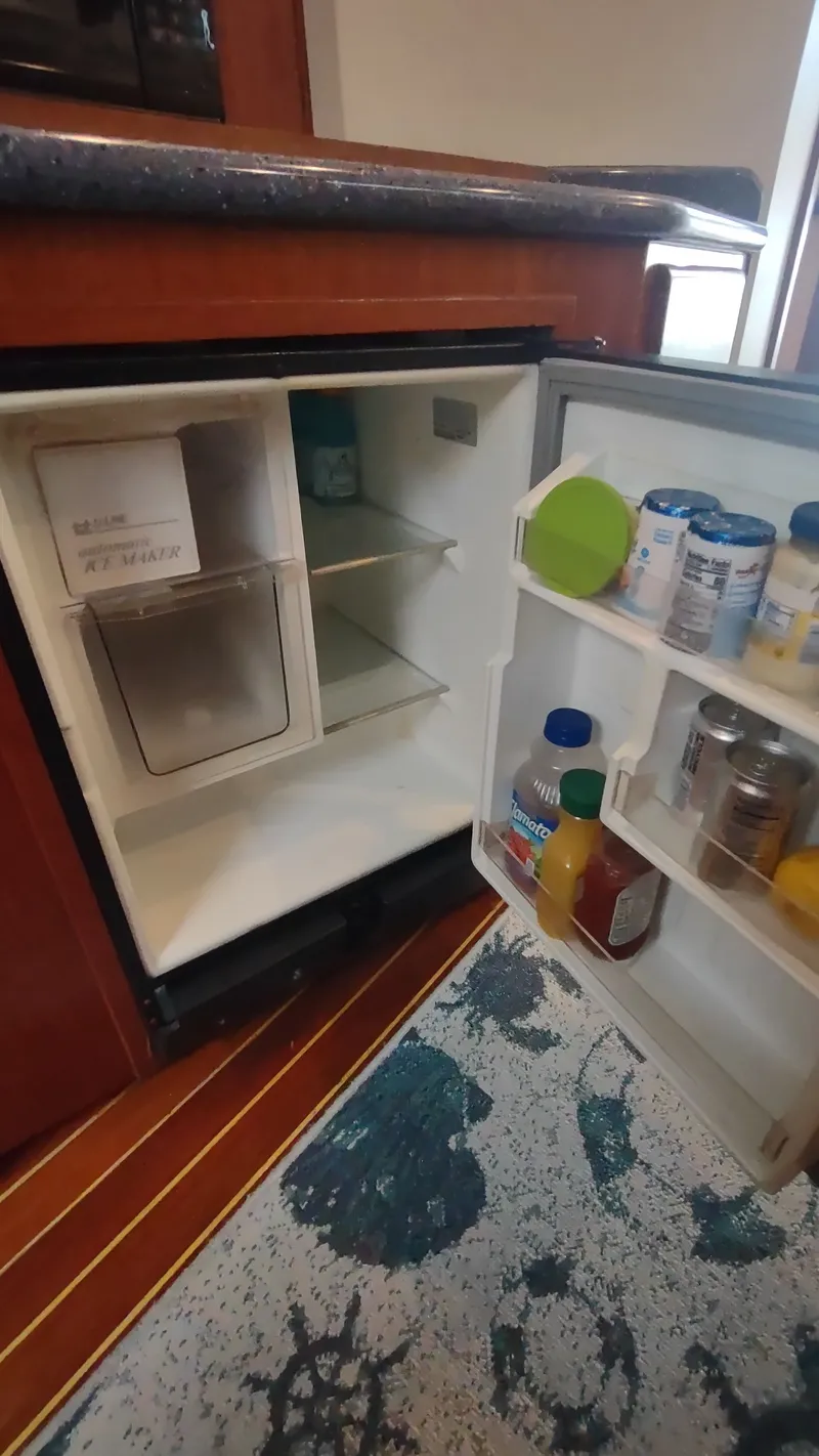 Slide: The Image of Blackfin 33 2000 - 34