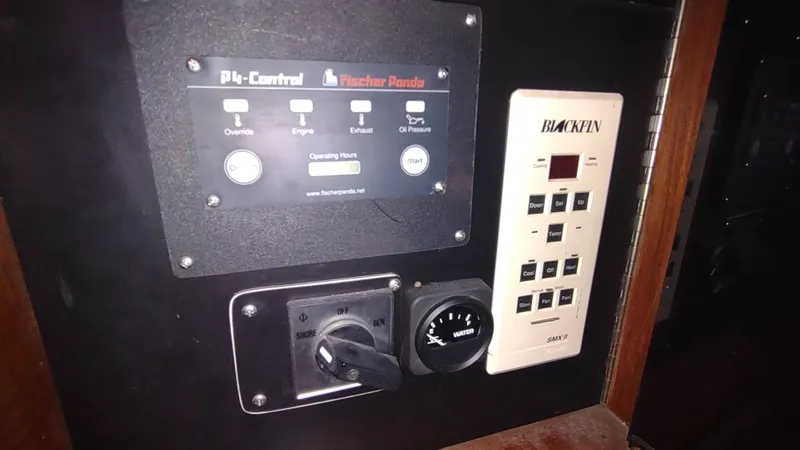 Slide: The Image of Blackfin 33 2000 - 39