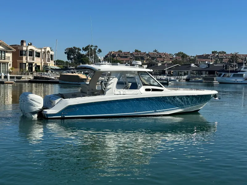 Slide: The Image of Boston Whaler 350 Realm 2019 - 51