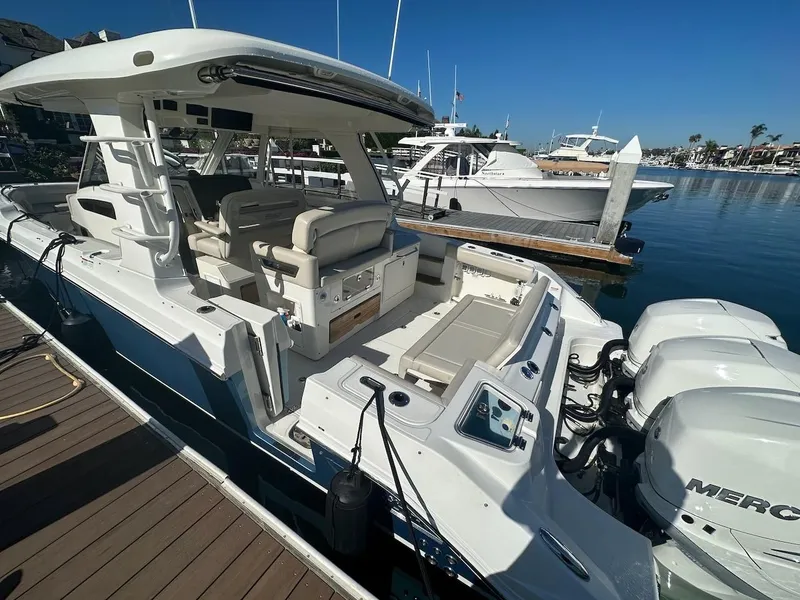 Slide: The Image of Boston Whaler 350 Realm 2019 - 52