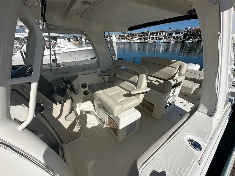 Slide: The Image of Boston Whaler 350 Realm 2019 - 59