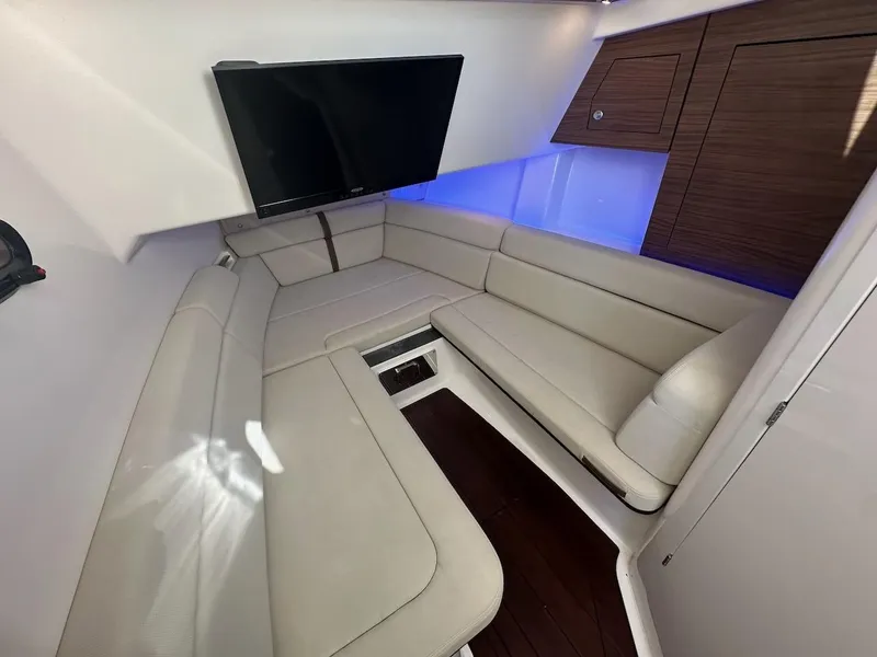 Slide: The Image of Boston Whaler 350 Realm 2019 - 71
