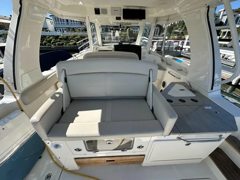 Slide: The Image of Boston Whaler 350 Realm 2019 - 88