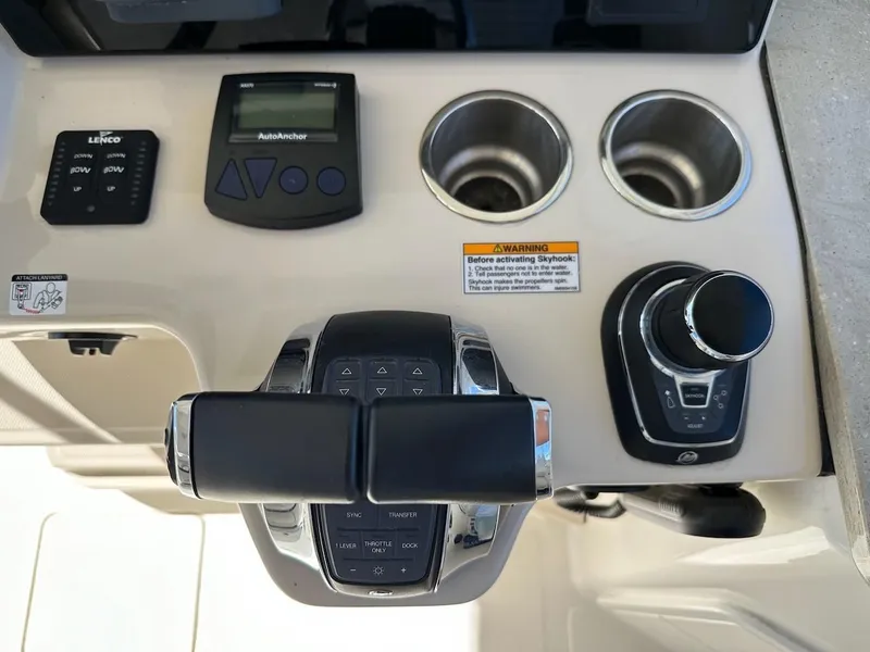 Slide: The Image of Boston Whaler 350 Realm 2019 - 90