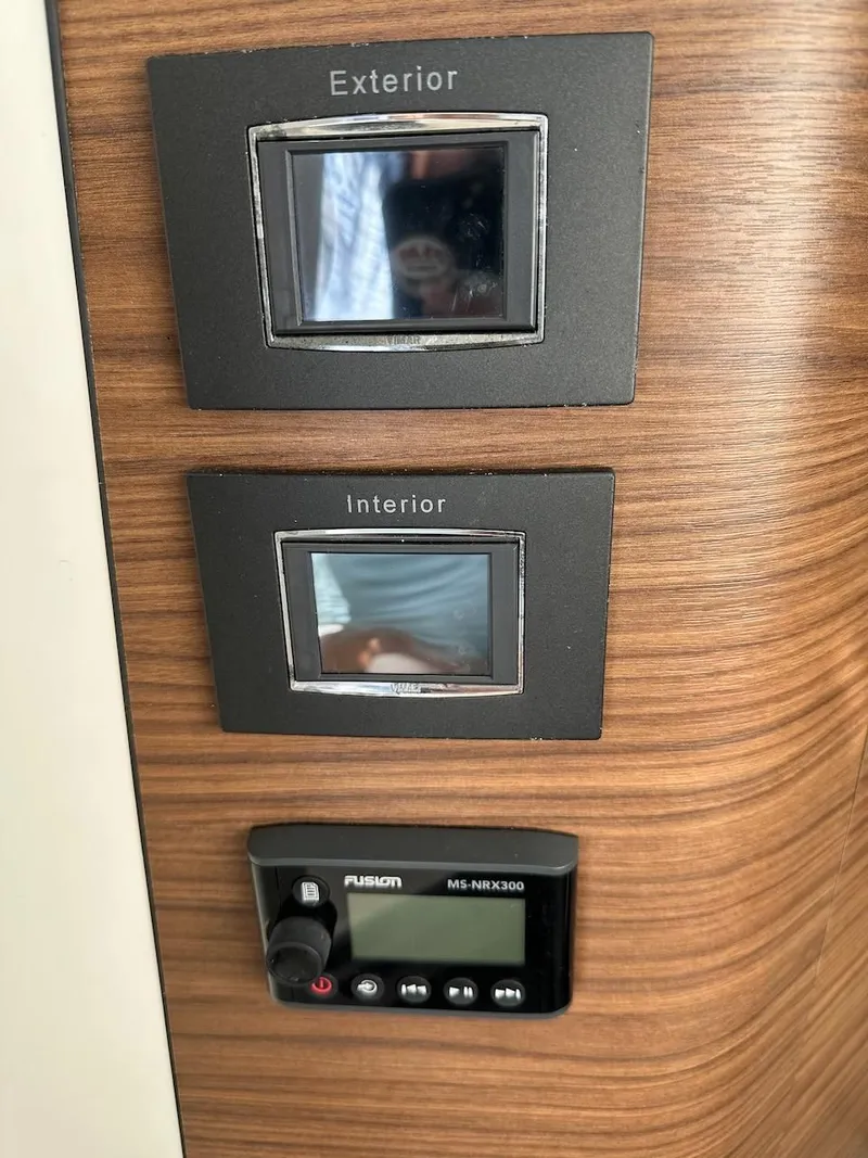 Slide: The Image of Boston Whaler 350 Realm 2019 - 91