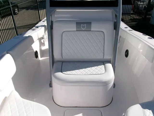 Slide: The Image of Sea Fox 228 Commander 2025 - 13