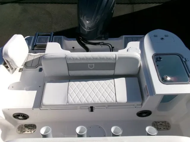 Slide: The Image of Sea Fox 228 Commander 2025 - 29