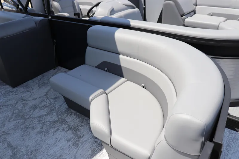 Slide: The Image of Luxurious seating on 2025 Flagship Freedom 20 CU Tritoon boat. - 3