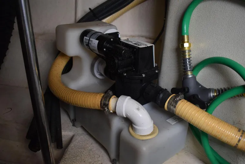 Slide: The Image of Formula 37 Performance Cruiser 2005 - 51