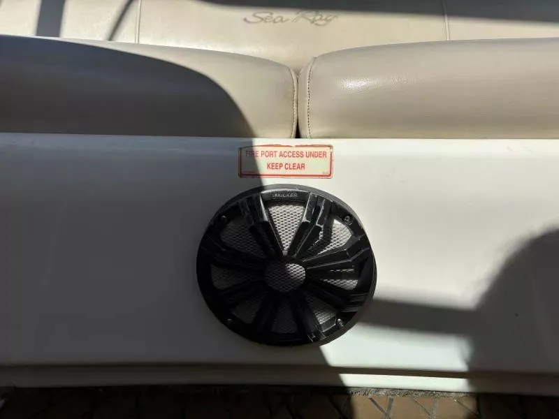 Slide: The Image of Sea Ray 210 Bow Rider 1998 - 25