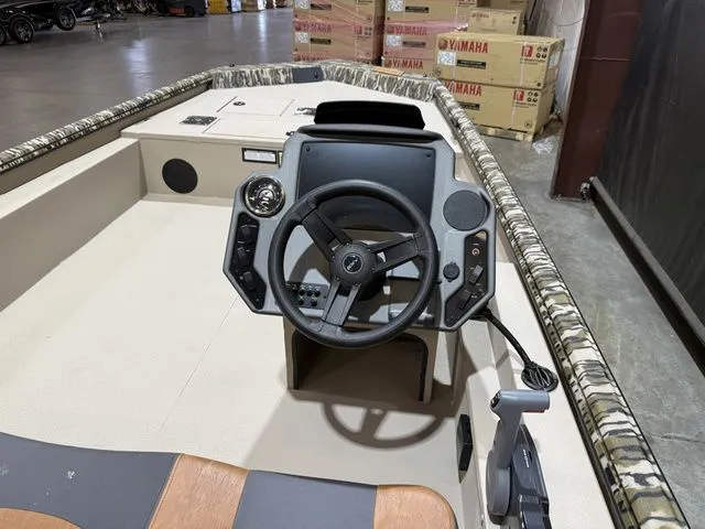 Slide: The Image of Avid Rogue 18 SC W/Yamaha 115 "SHO" 2026 - 11