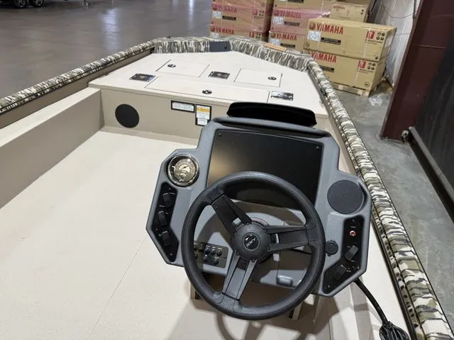 Slide: The Image of Avid Rogue 18 SC W/Yamaha 115 "SHO" 2026 - 12