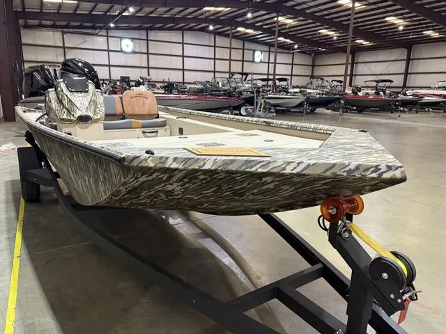 Slide: The Image of Avid Rogue 18 SC W/Yamaha 115 "SHO" 2026 - 3