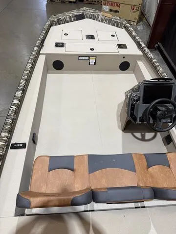 Slide: The Image of Avid Rogue 18 SC W/Yamaha 115 "SHO" 2026 - 6