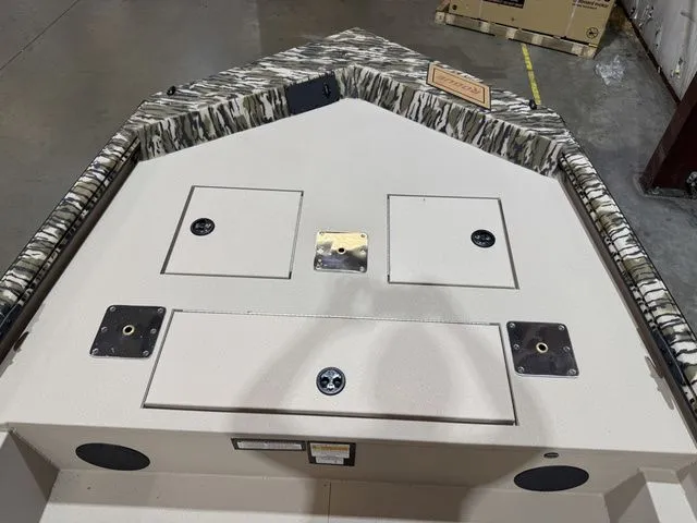 Slide: The Image of Avid Rogue 18 SC W/Yamaha 115 "SHO" 2026 - 8