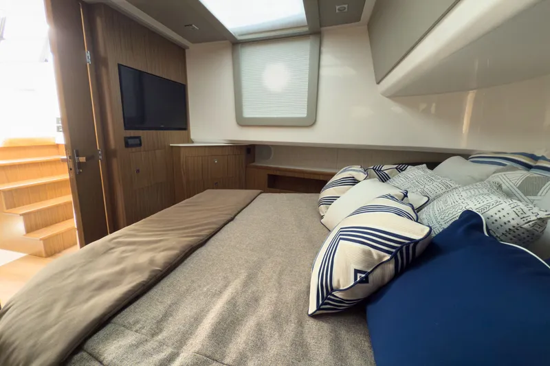 Slide: The Image of Cruisers 50 GLS 2026 - 28