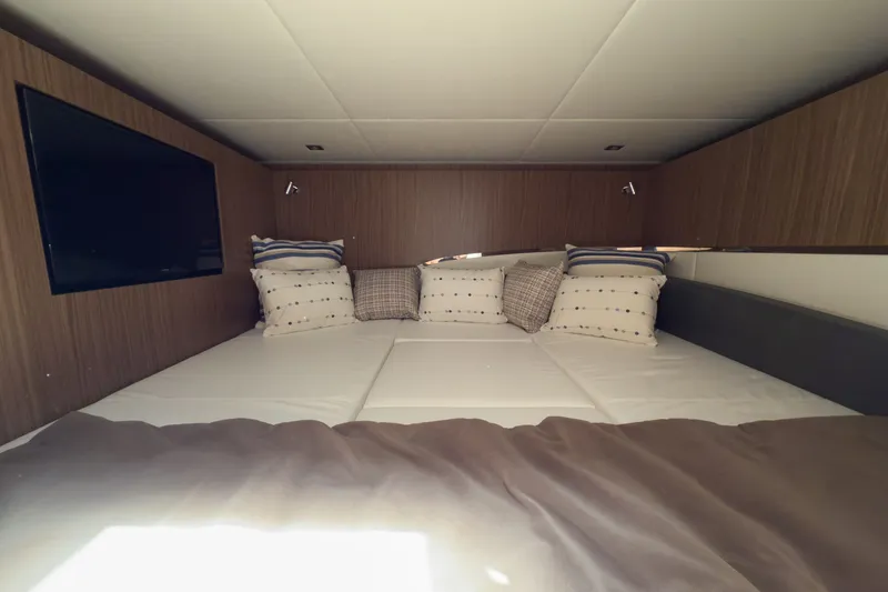 Slide: The Image of Cruisers 50 GLS 2026 - 32