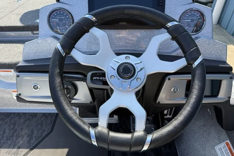 Slide: The Image of Steering wheel of 2026 Nitro Z20 XL Pro boat with dashboard instruments. - 10