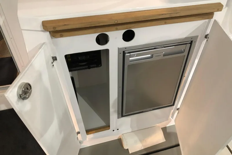 Slide: The Image of Top view layout of 2019 Sargo 36 Explorer boat interior. - 18