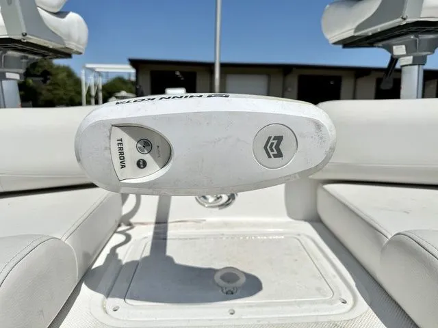 Slide: The Image of Hurricane SunDeck Sport 201 OB 2023 - 6