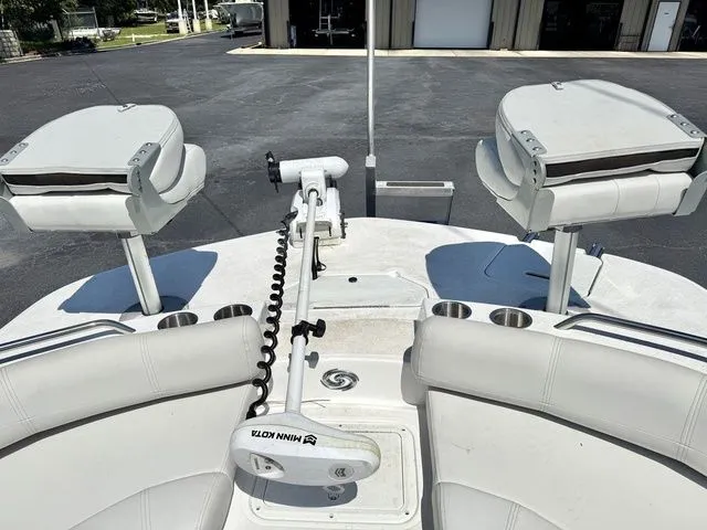 Slide: The Image of Hurricane SunDeck Sport 201 OB 2023 - 7